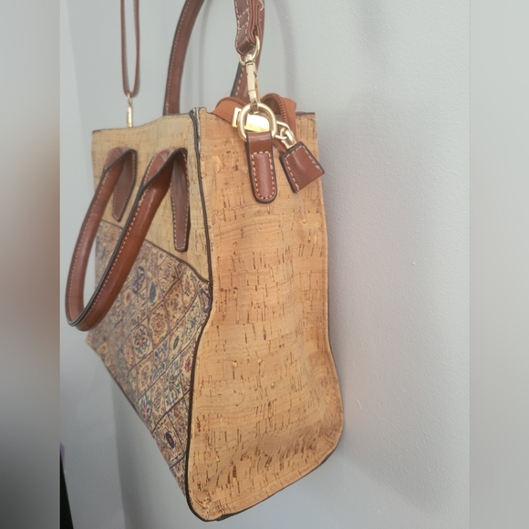 Natural Cork Shoulder/Handbag w/ Geometric Pattern - Picture 6 of 11